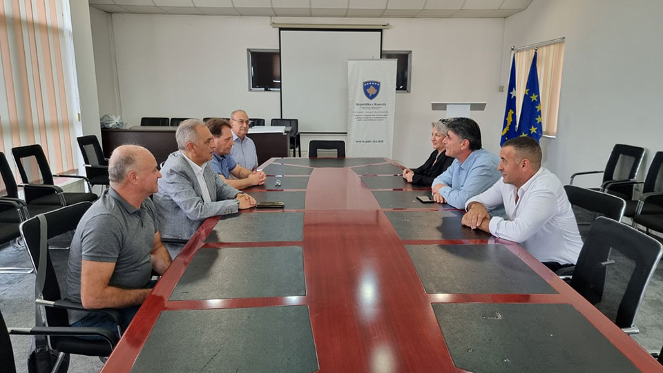 Бабовски одржа работен состанок со првиот човек на косовската Агенција за храна и ветеринарство