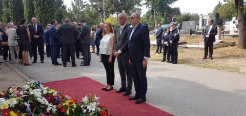 Делегација на АХВ оддаде почит на поранешните претседатели Глигоров и Трајковски
